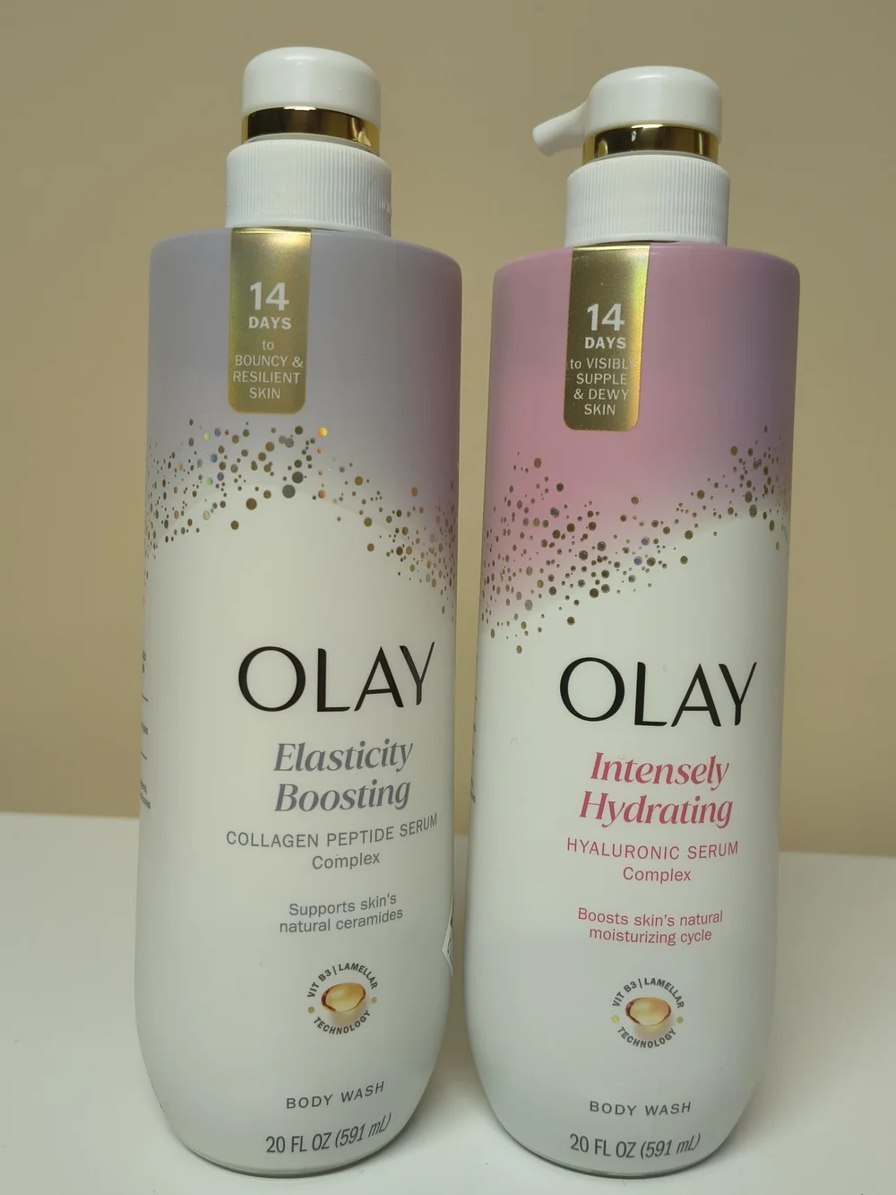 OLAY Intensely Hydrating & Elasticity Boosting Body Wash Duo - Pink and Lavender